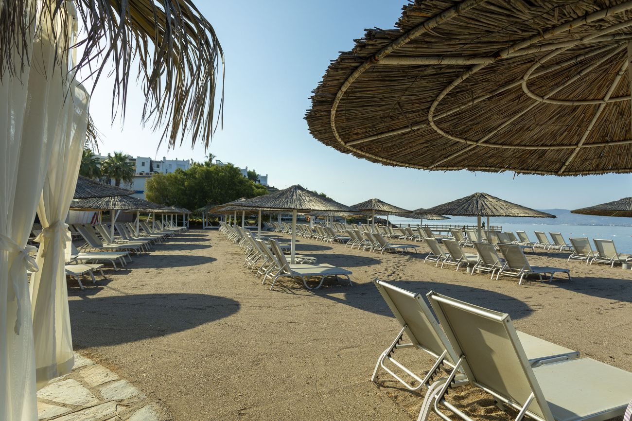 CHARM BEACH HOTEL 4*