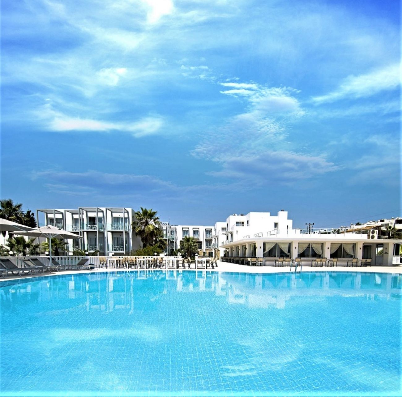 CHARM BEACH HOTEL 4*