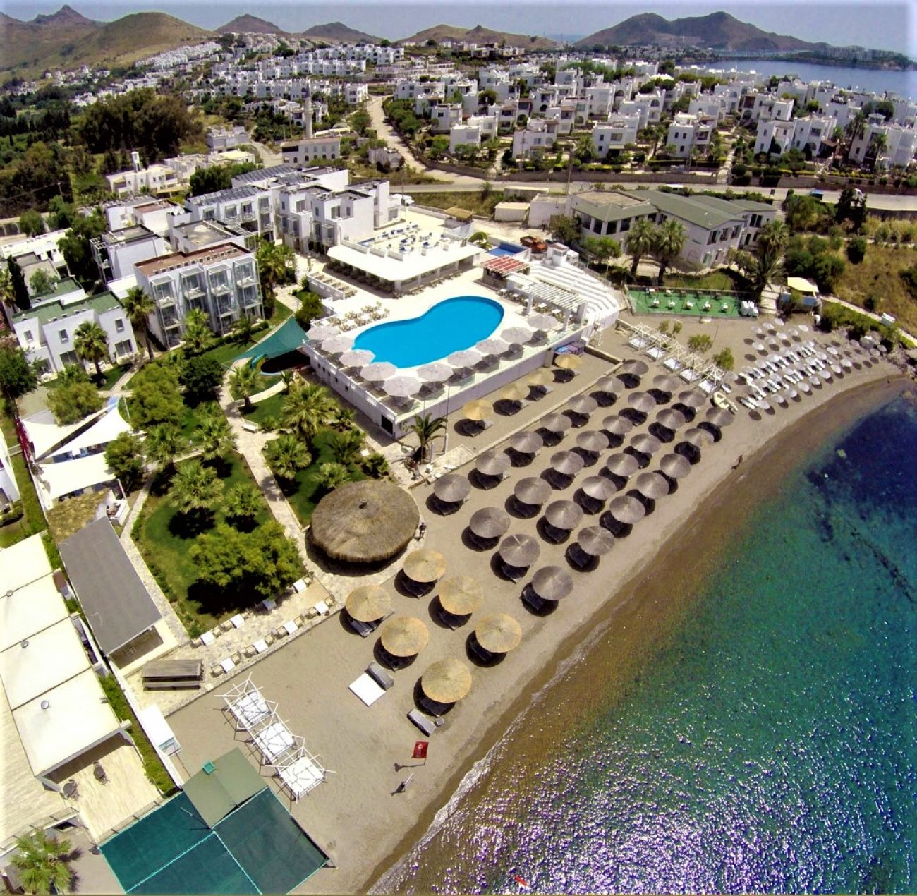 CHARM BEACH HOTEL 4*