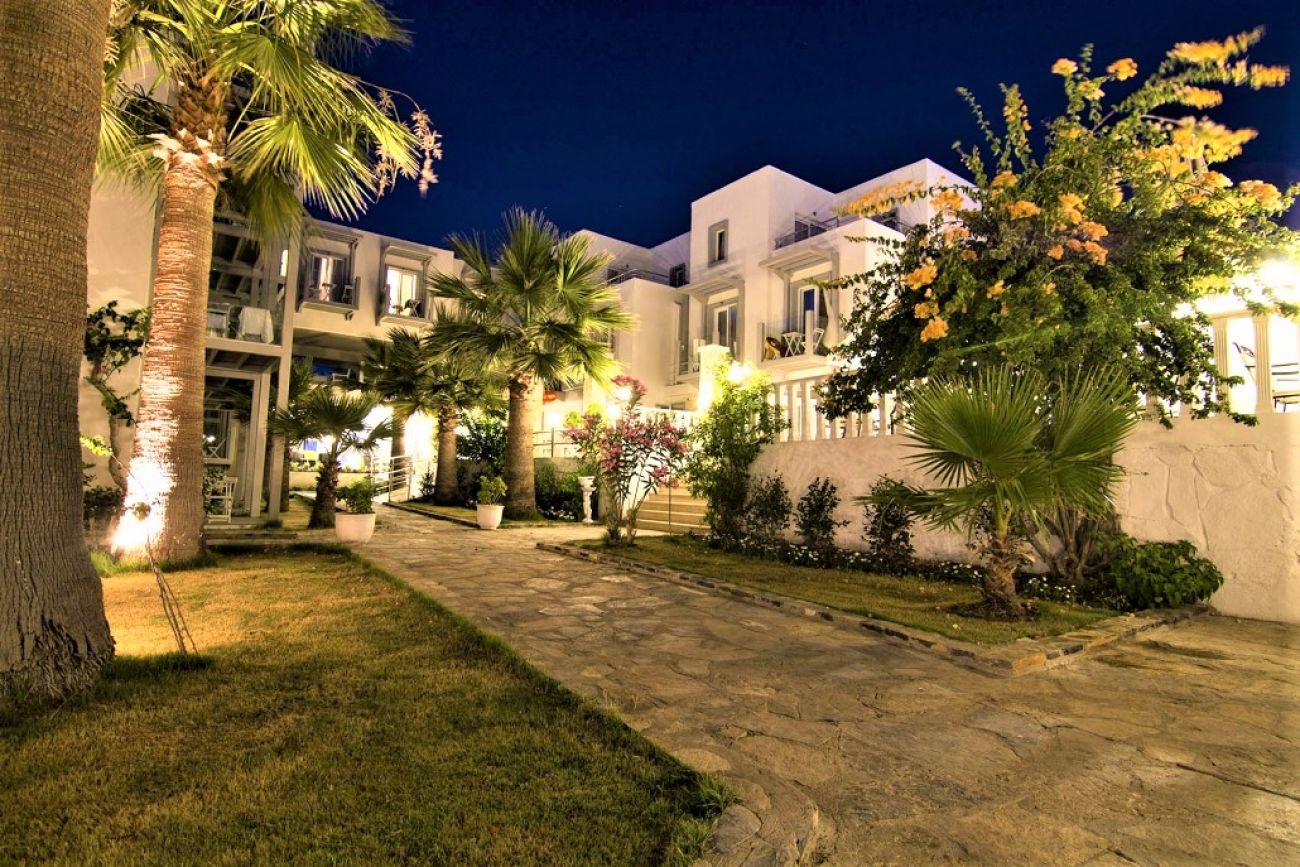 CHARM BEACH HOTEL 4*