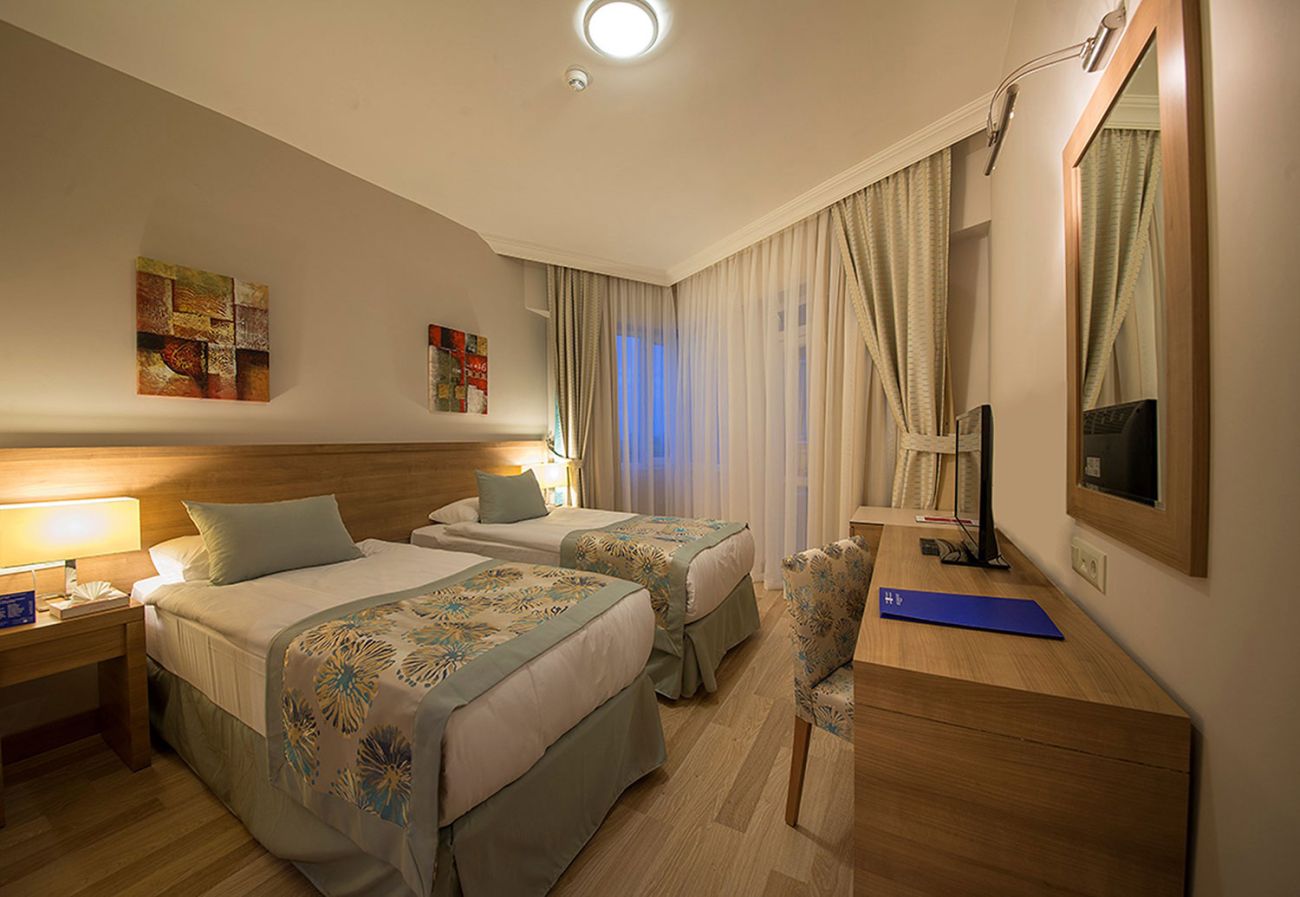 WYNDHAM GARDEN LARA 5*