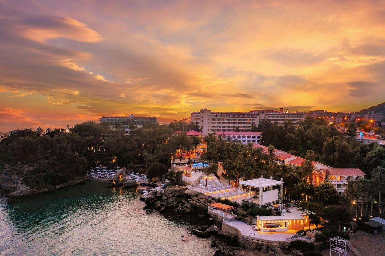 UTOPIA BEACH CLUB 4*