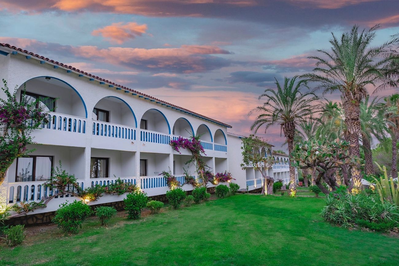 UTOPIA BEACH CLUB 4*