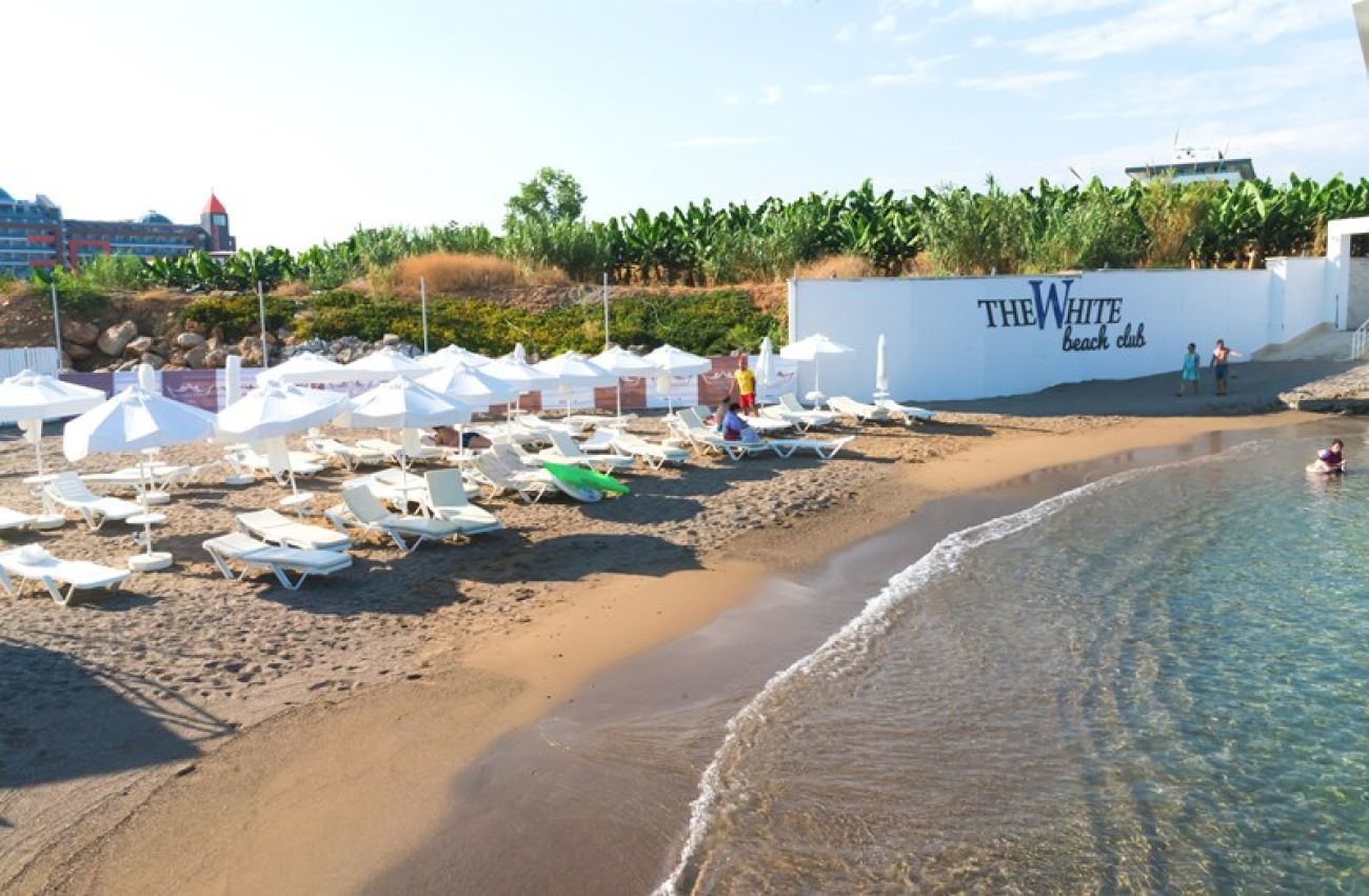 WHITE CITY BEACH HOTEL 4*