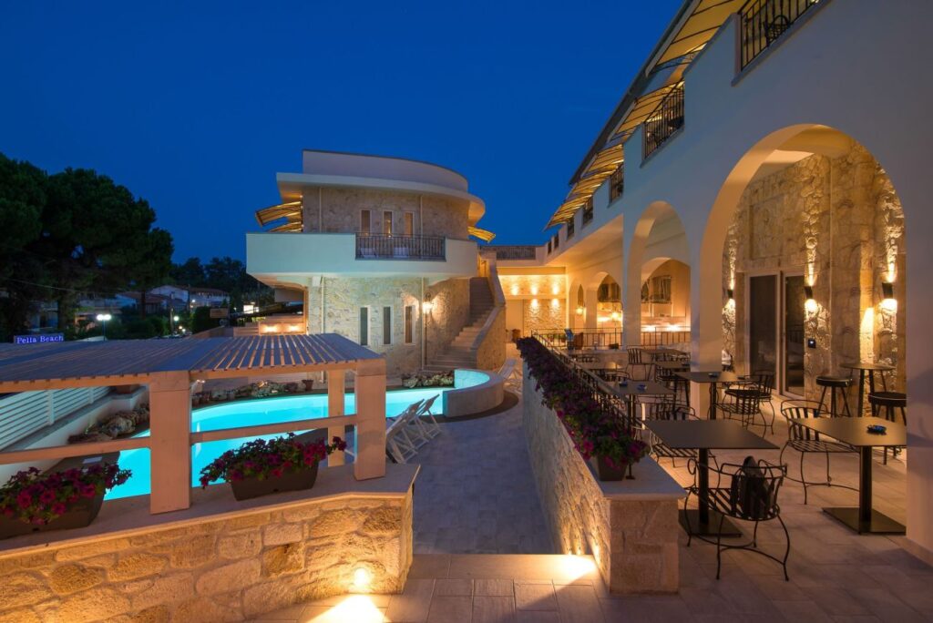 Neikos Mediterranean Luxury Suites 4*
