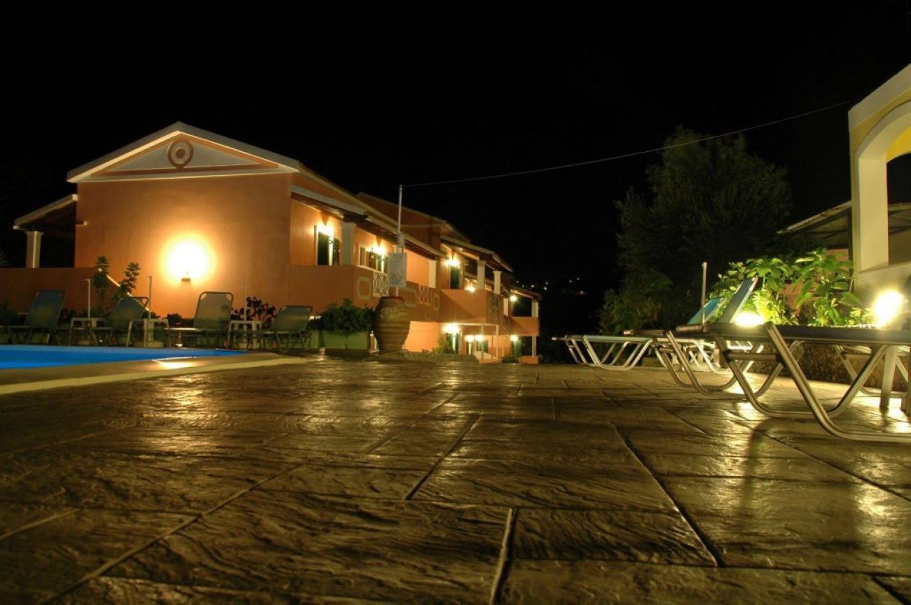 Anna Studios 2*
