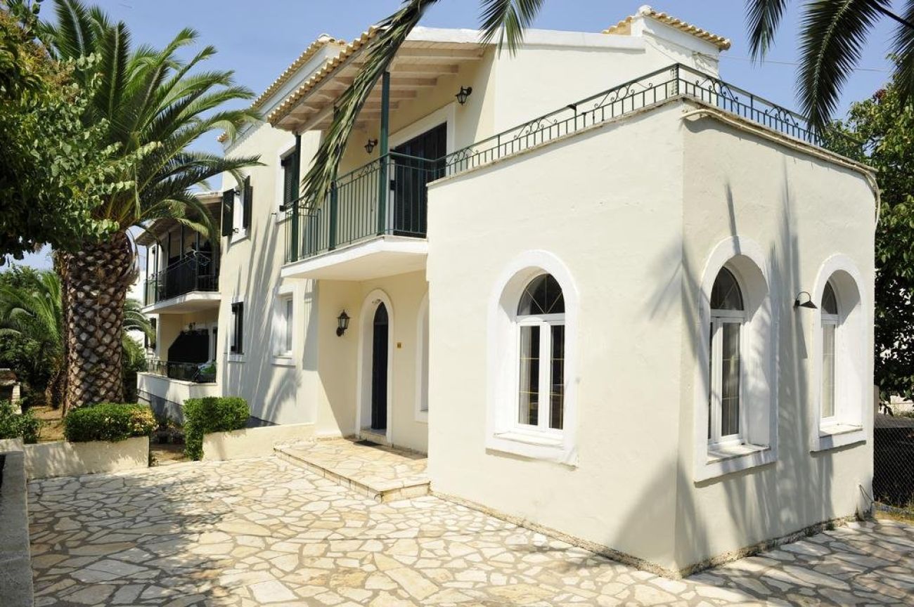 Balaris Apartments