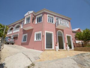 Paradiso Aparthotel 2*