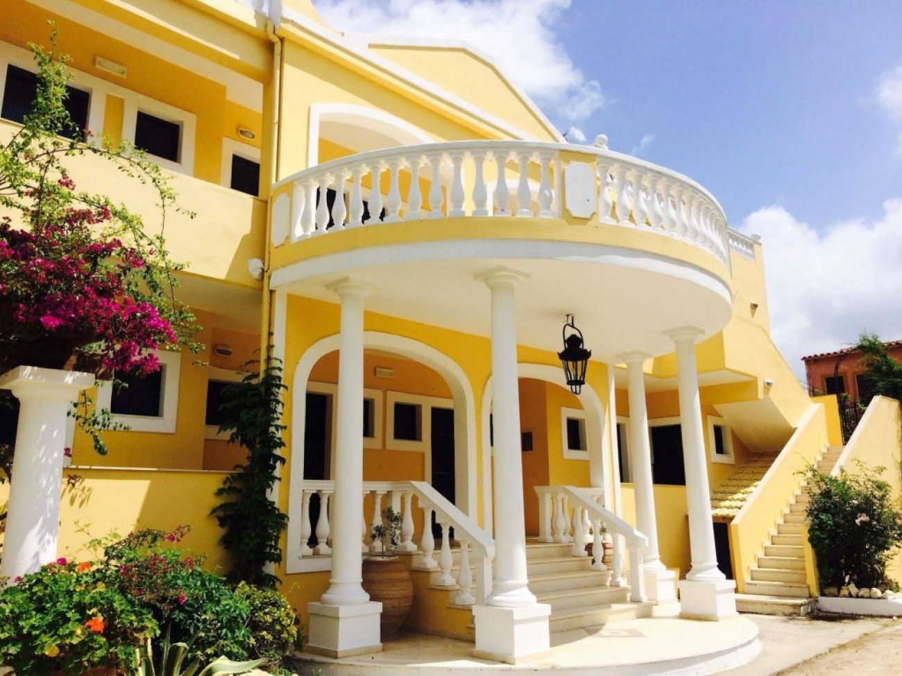 Avra Sea View Paradise Pool Aparthotel 3*