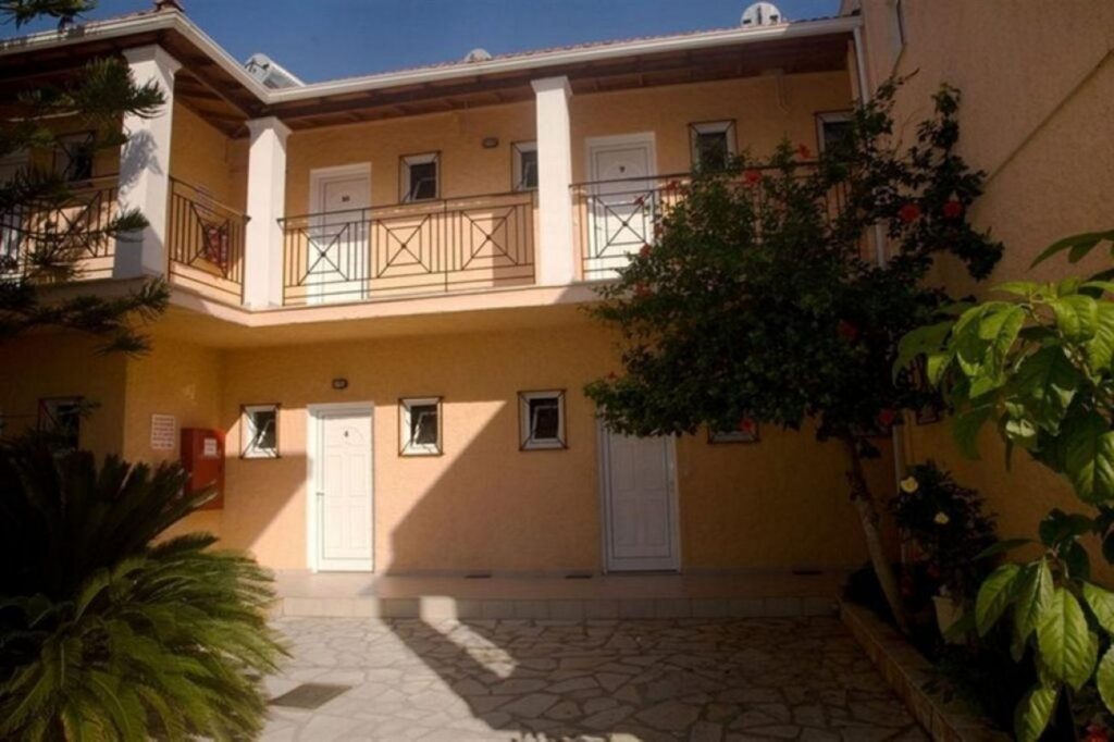 Metaxa Apartments