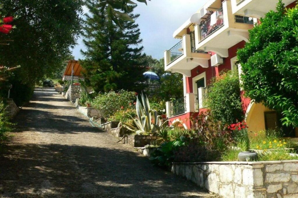 Apraos Bay 3*