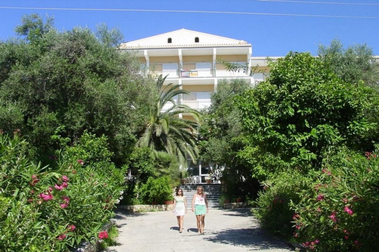 Ipsos Beach Hotel 3*