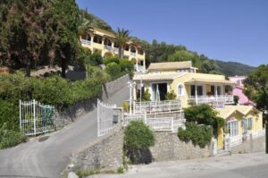 Mazis Apartments