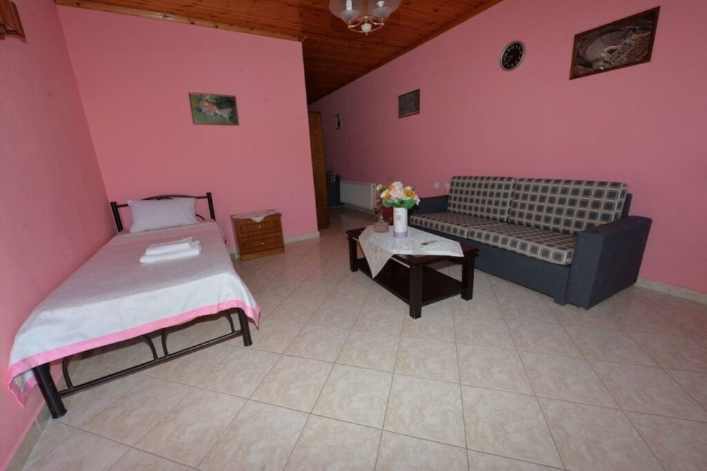 Studios Kostas & Despina 3*