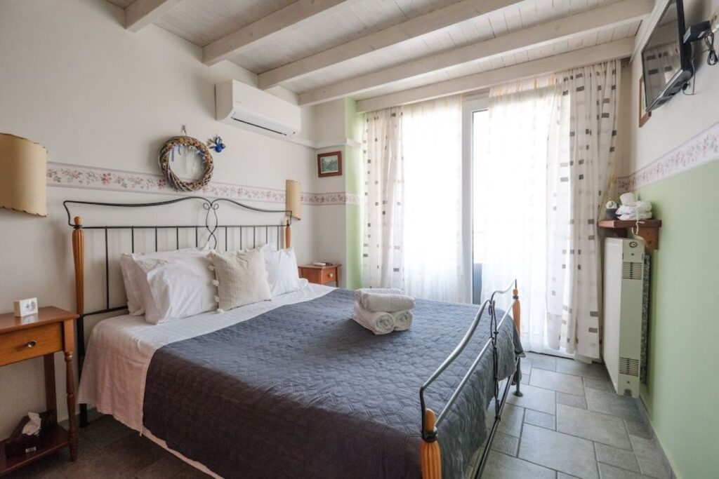 Blue Crystal Villa 3*