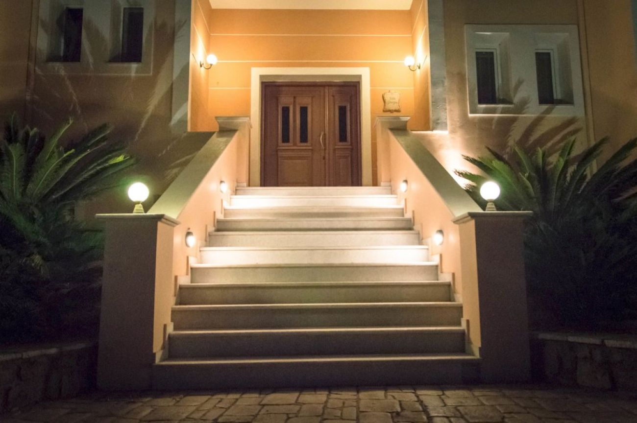Leone Luxury Villas 4*