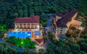 Varres Hotel 3*
