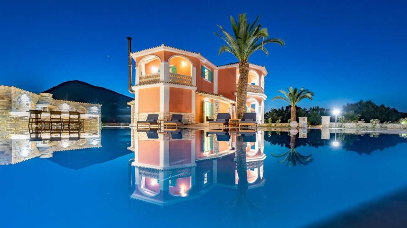 VILLA VAKIS 3*