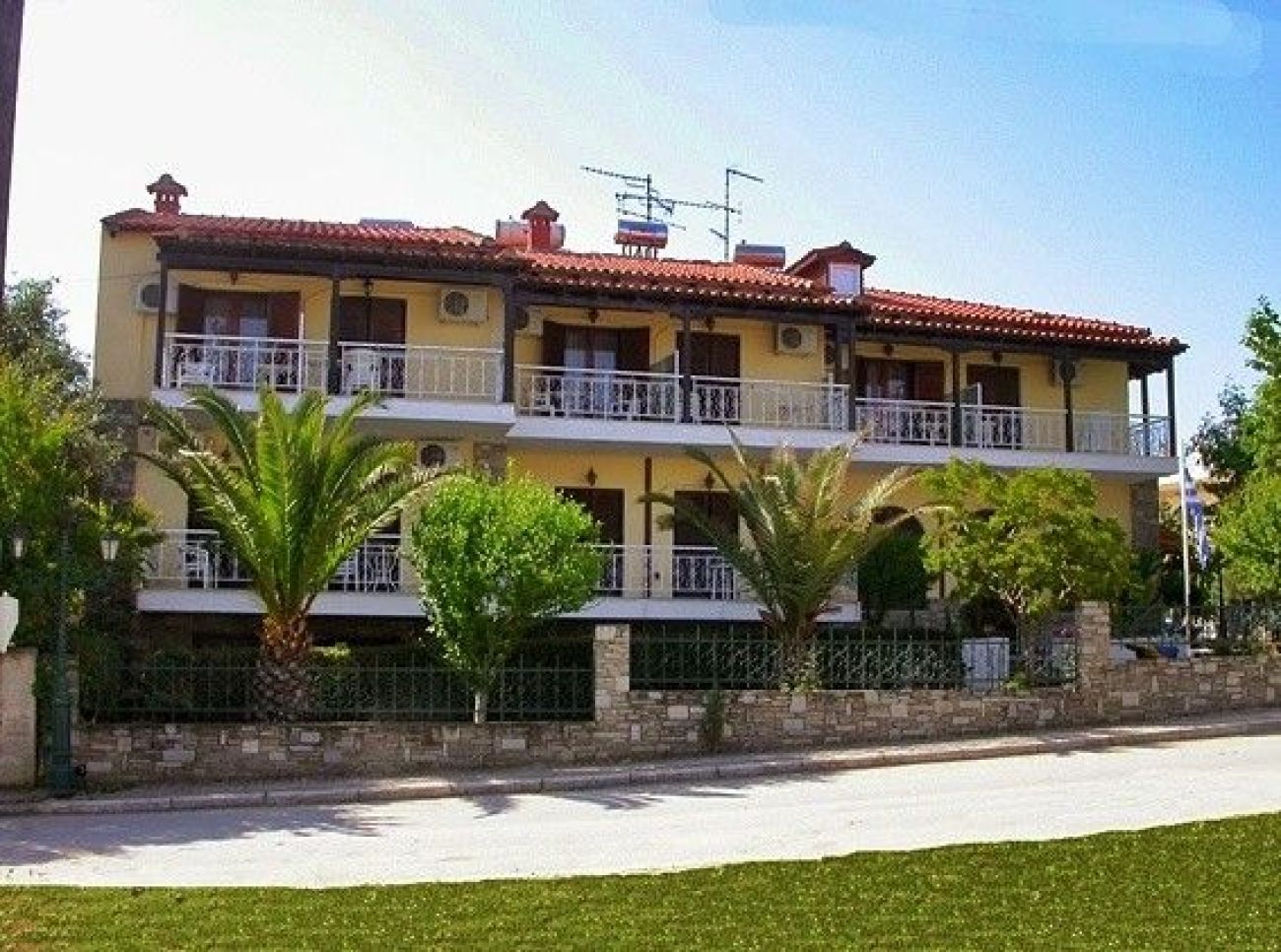 Acquablue Apartments 2*
