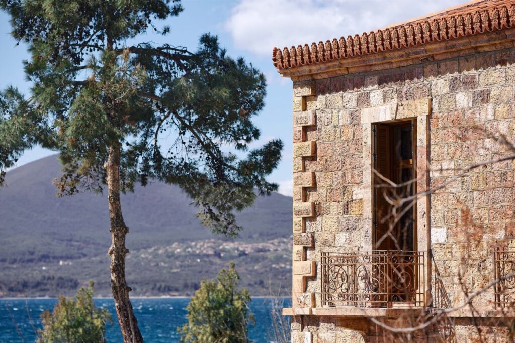 Aktaion Hotel 3*