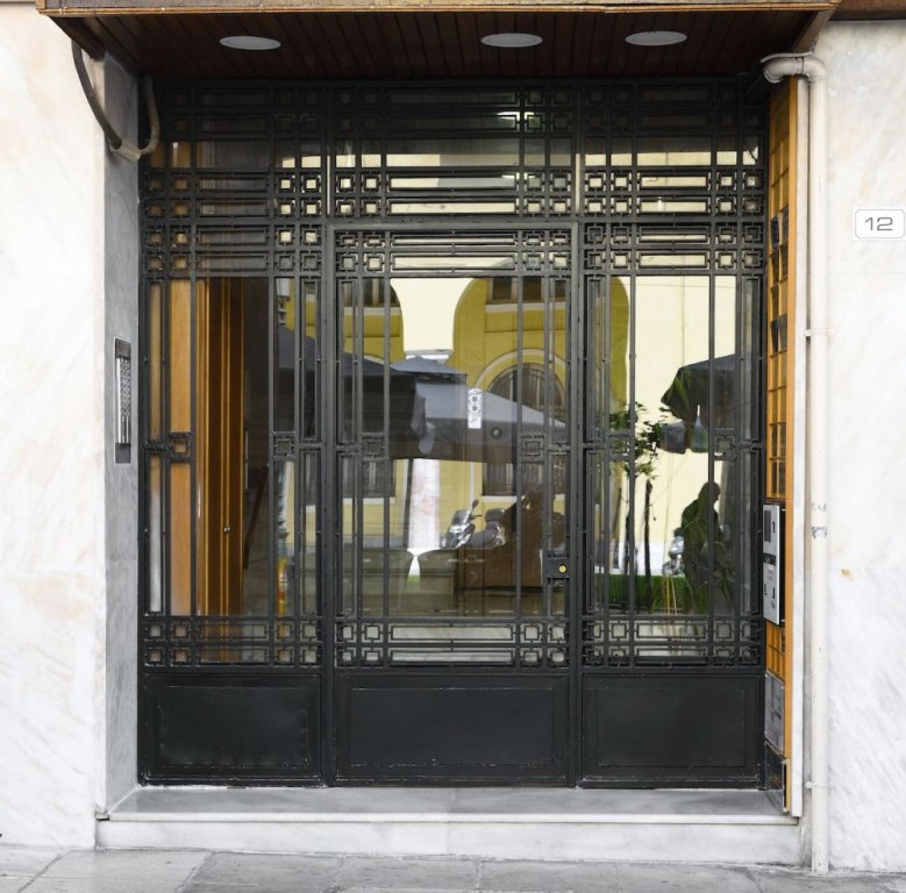 Roomore Apartments