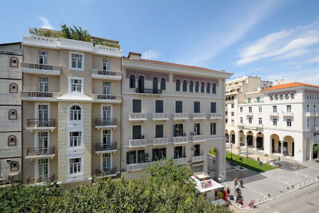 The Modernist 4*