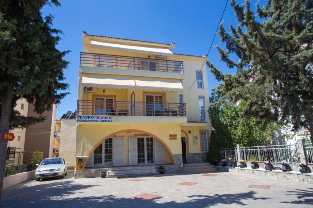 Markos Studios 3*