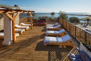 Menel The Tree House Hotel 2*