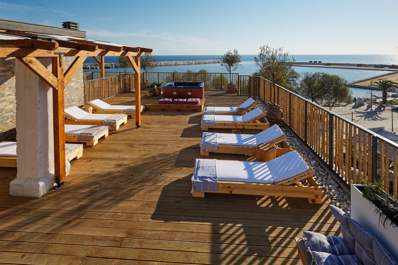 Menel The Tree House Hotel 2*