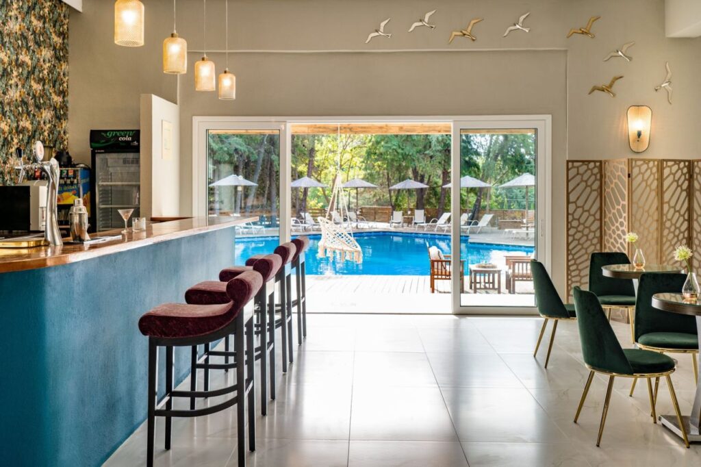 Zoe Hotel 4*