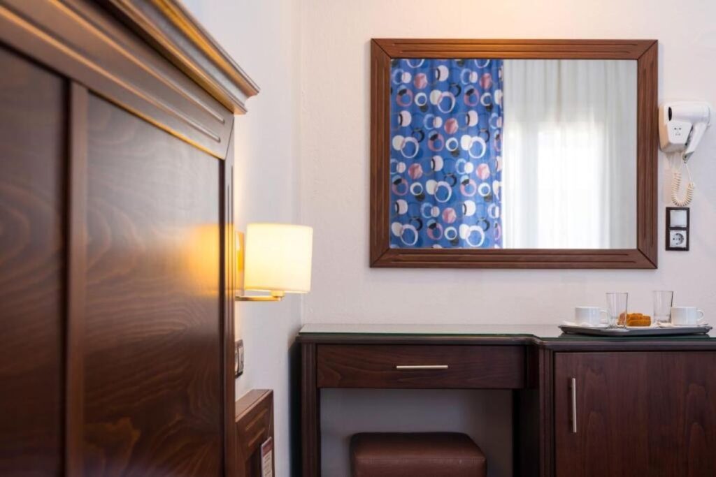Olympion Hotel 2*