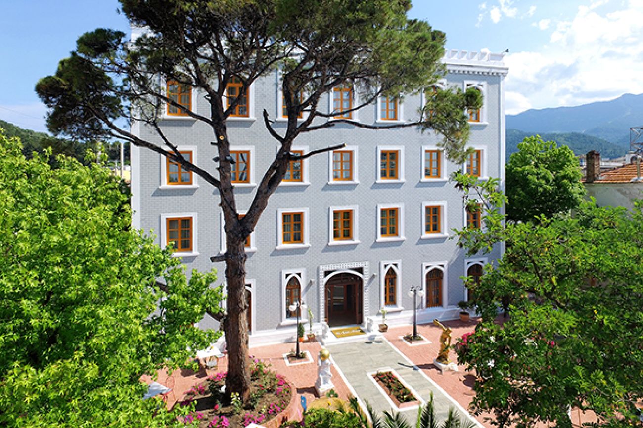 A for Art Hotel 4*