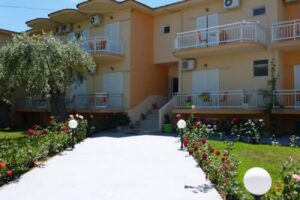 Chrisa Hotel 2*