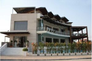 Cosmopolitan Hotel & Spa 4*