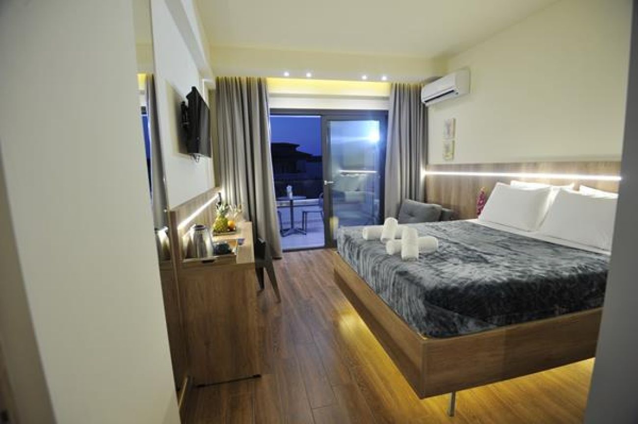 Yakinthos Hotel 3*