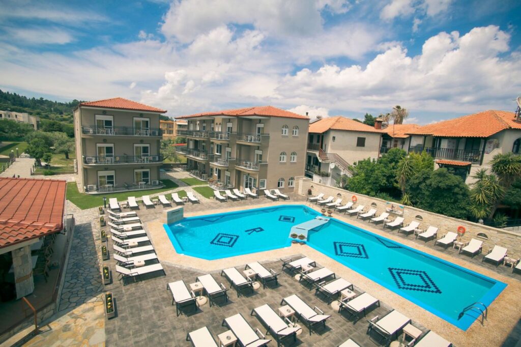 Royal Hotel and Suites 4*