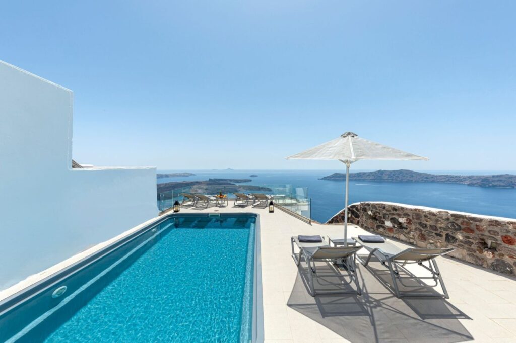 Pearl on the Cliff Hotel & Suites 4*