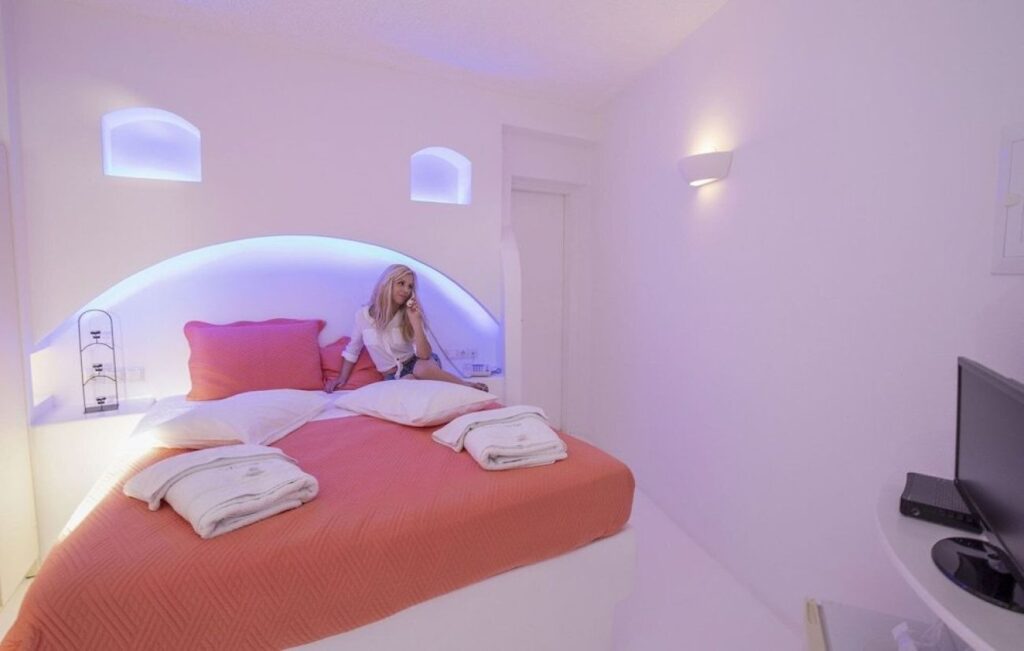 Abyssanto Suites & Spa 4*