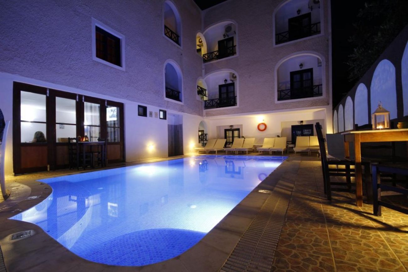 Anny Studios Perissa Beach 3*