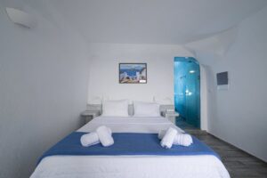 Loucas On The Cliff 4*