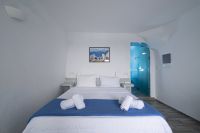 Loucas On The Cliff 4*