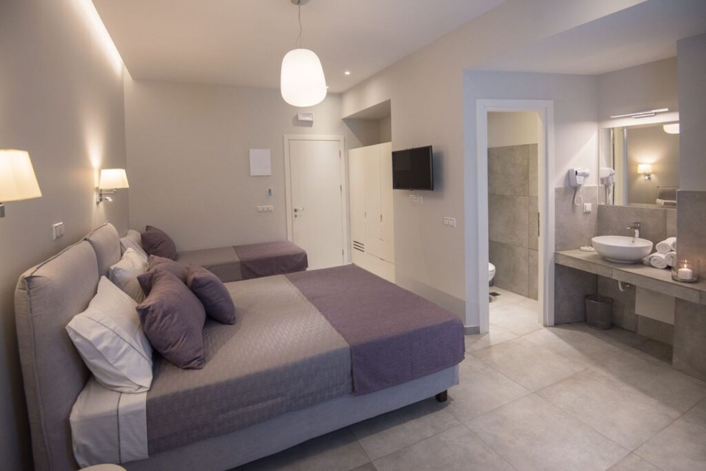 Fomithea Hotel Santorini 3*