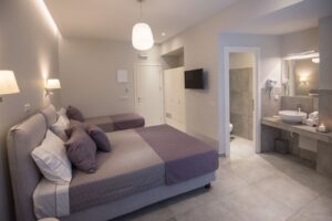 Fomithea Hotel Santorini 3*