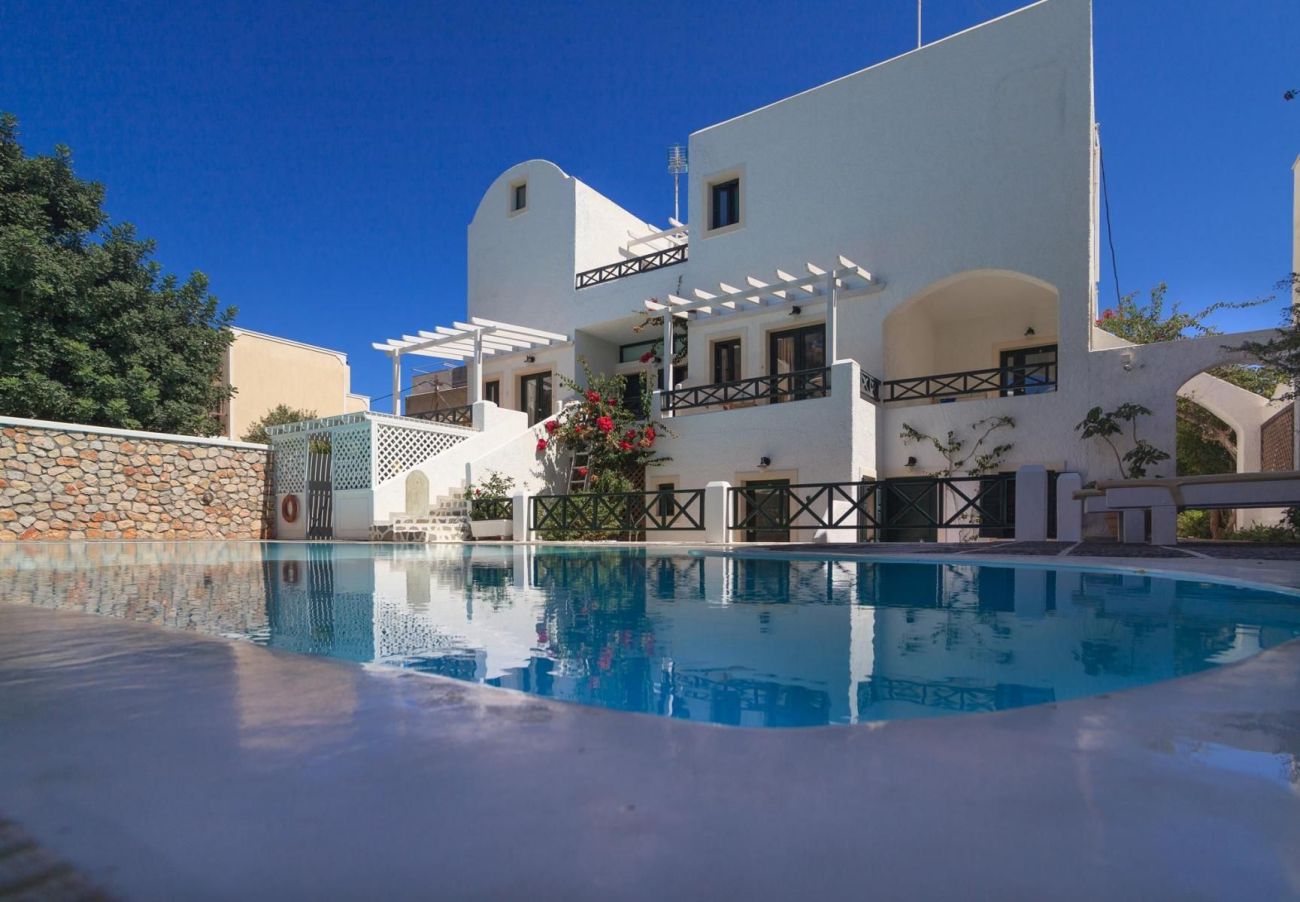 Sellada Beach Hotel Santorini