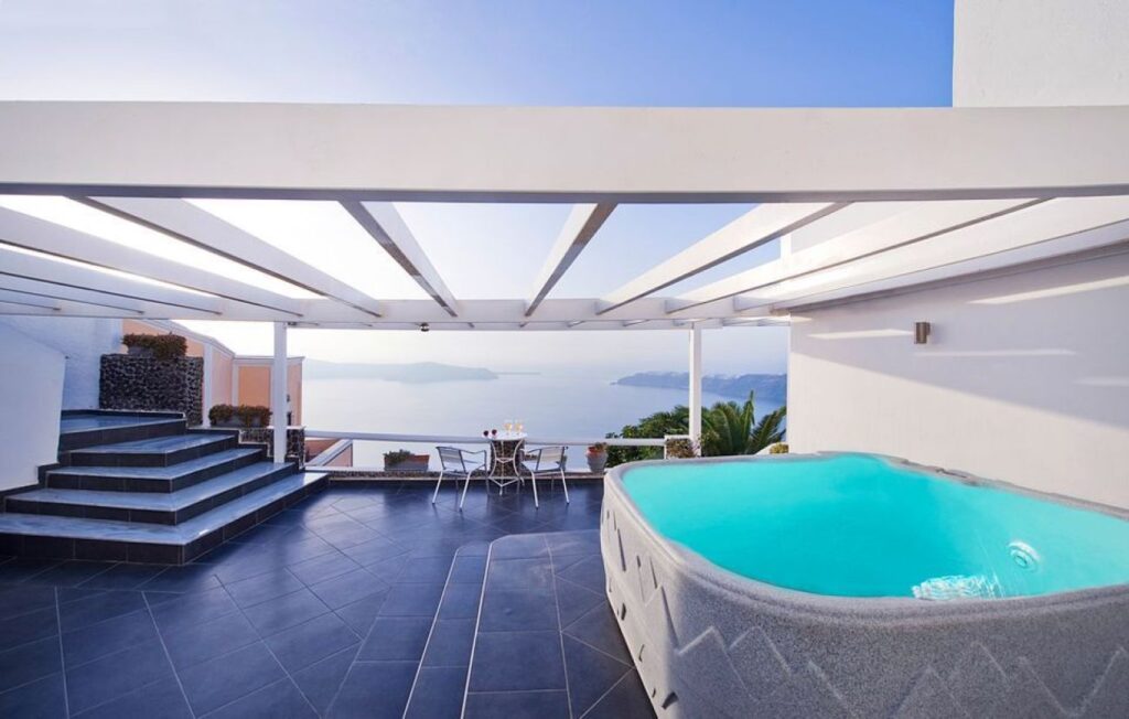 Katerina’s Castle – Caldera Cave Hotel 3*