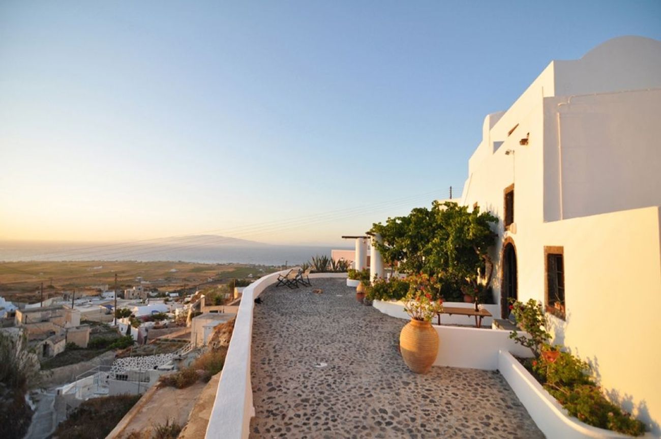 Fava Eco Suites Santorini