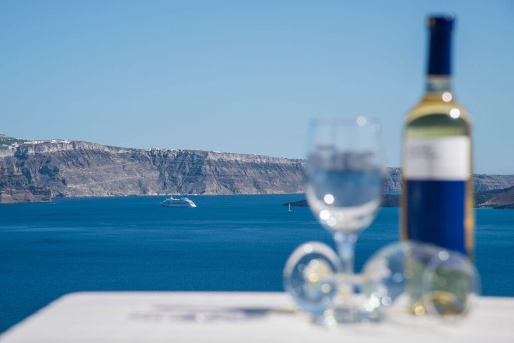 Ambition Suites Santorini 3*