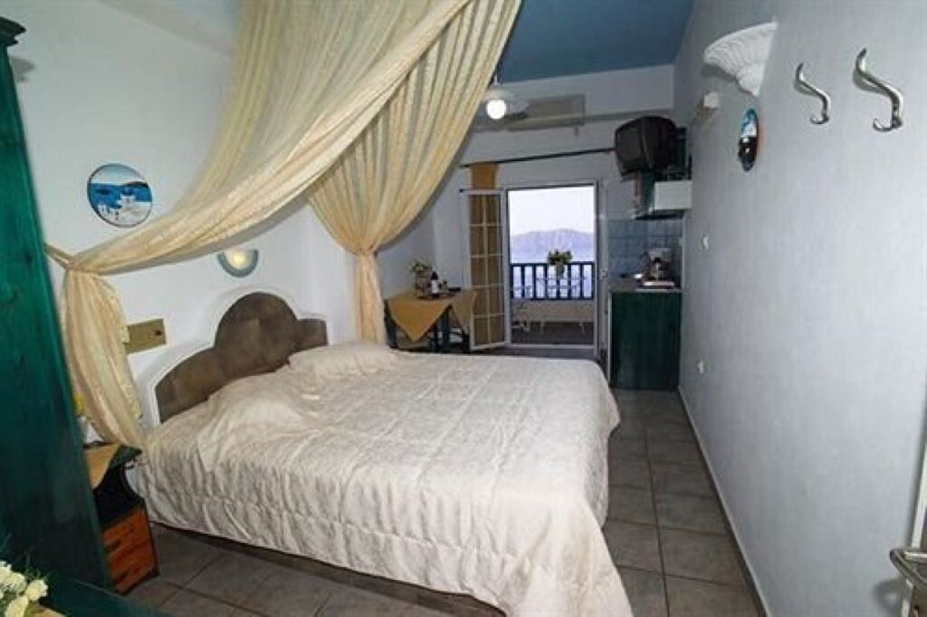 Kafieris Apartments – on the Cliff