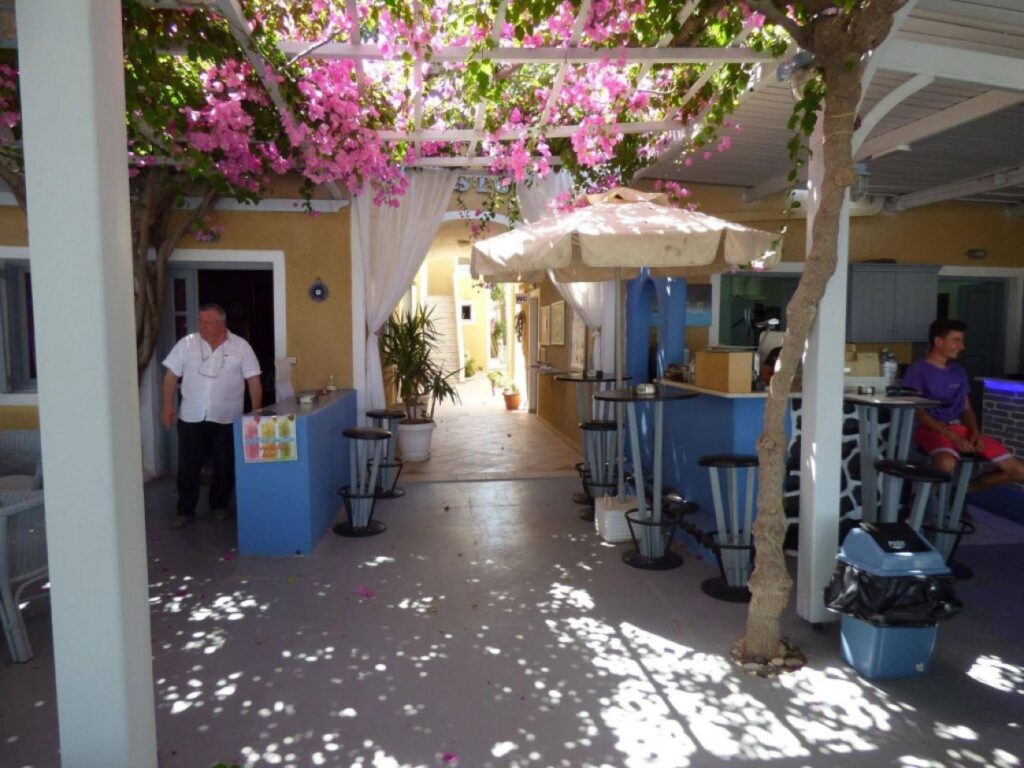 Nostos Apatments 3*
