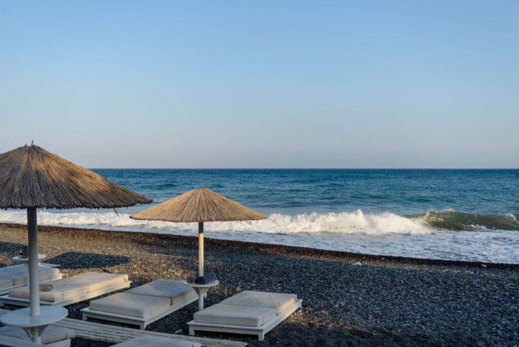 Alesahne Beach Hotel Santorini